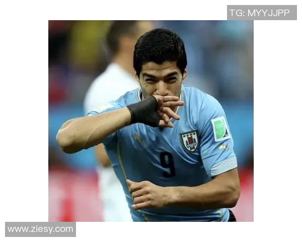 足球明星在山顶的高清写真展现运动与自然的完美结合