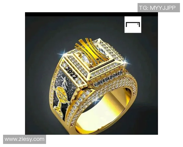 足球明星签名戒指图片展示与收藏价值分析探讨